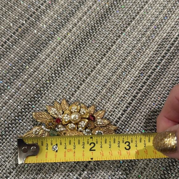 Miriam Haskell signed Vintage Brooch Gold Floral Basket Pin with Detailing - Picture 9 of 11